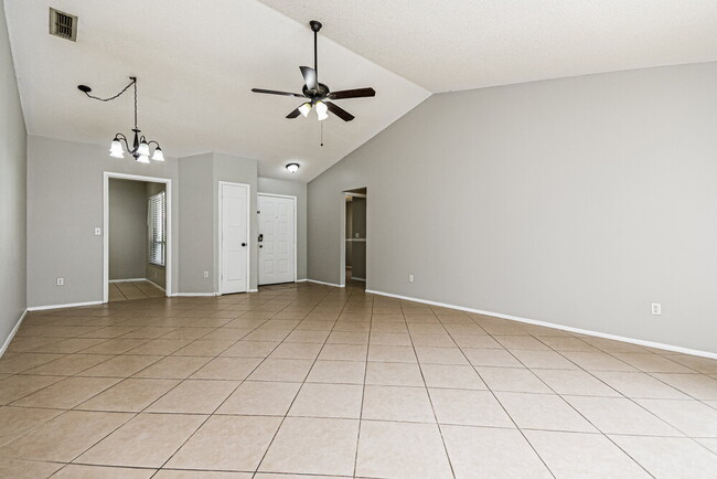Building Photo - 3071 Bloomsbury Dr
