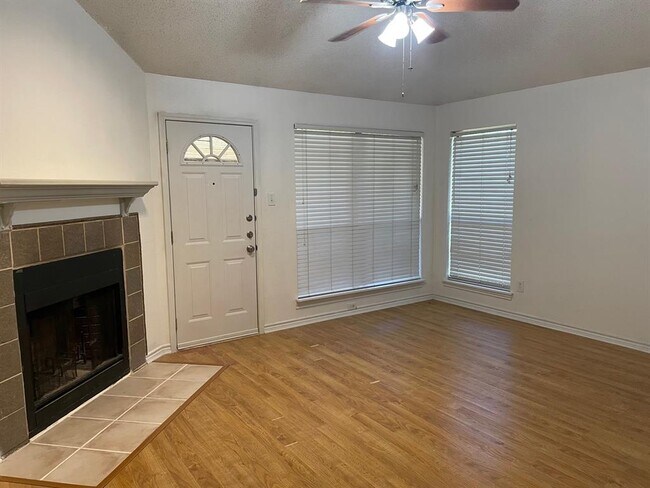 Foto del edificio - 2205 Prairie Creek Trail