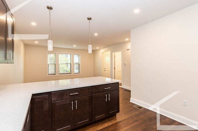 Foto del edificio - Huge, newer construction pet friendly dupl...