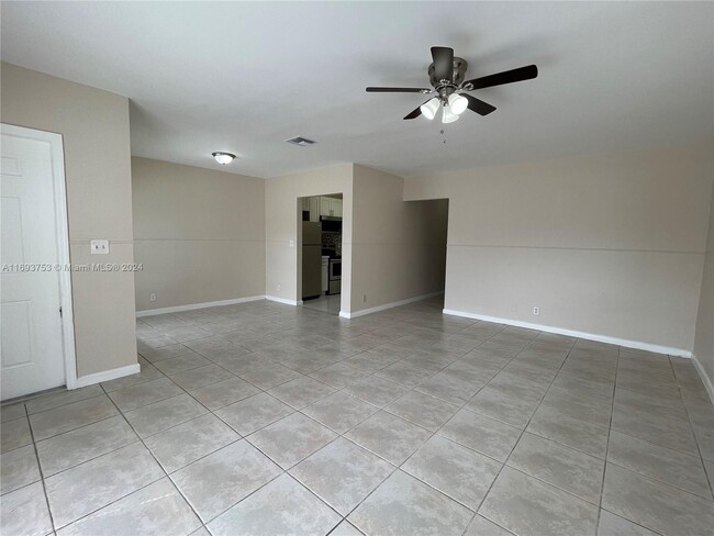 Foto del edificio - 7621 SW 10th Ct