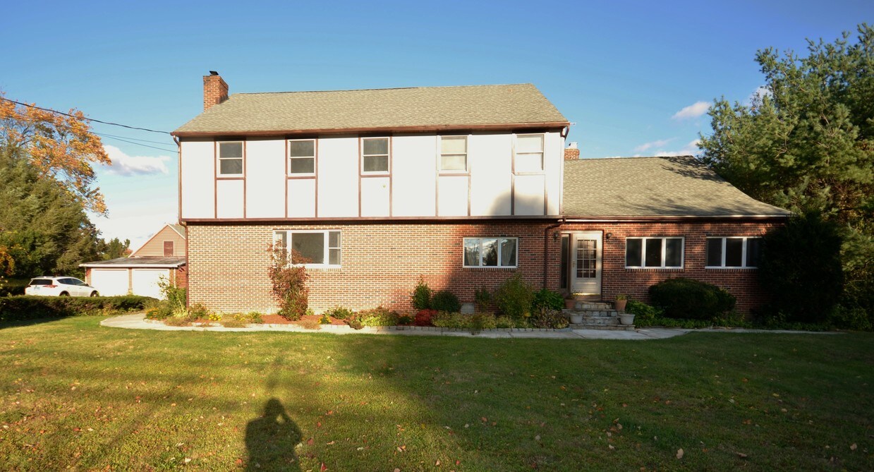 890 Daniels Farm Rd, Trumbull, CT 06611 House Rental in Trumbull, CT