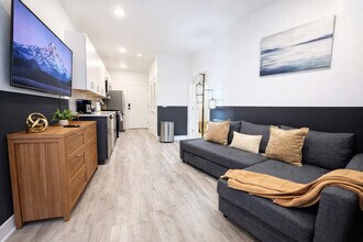 Building Photo - 1214 N American St