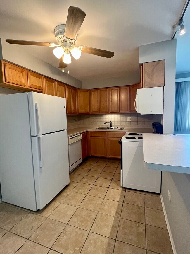 Foto del edificio - 2334 N Harlem Ave