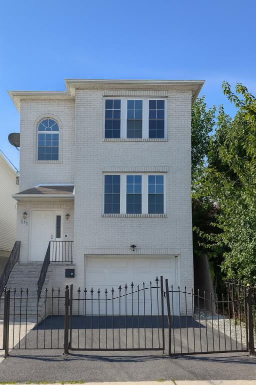 Primary Photo - 296 Sussex Ave
