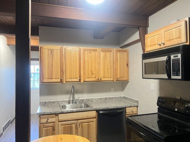 Foto del edificio - 888 Salem St