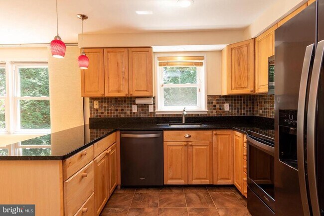 Foto del edificio - 13205 Black Walnut Ct