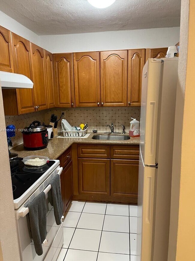 Building Photo - 505 NW 72nd Ave