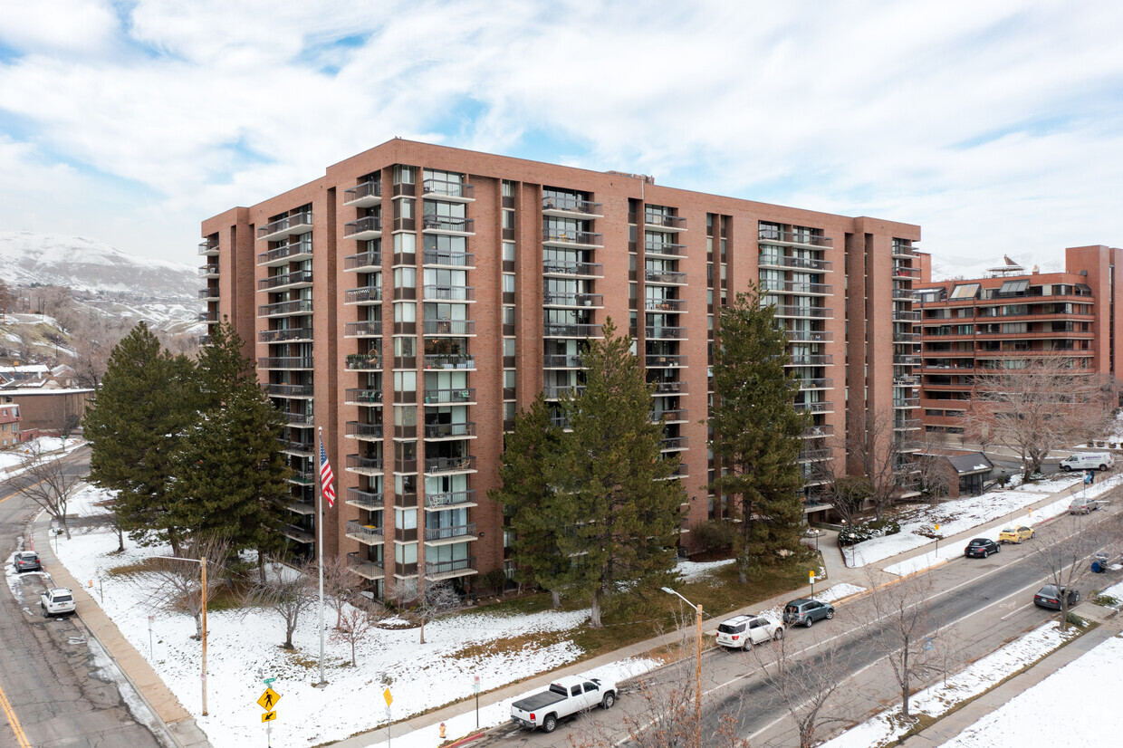 Building Photo - Canyon Road Towers Condominiums