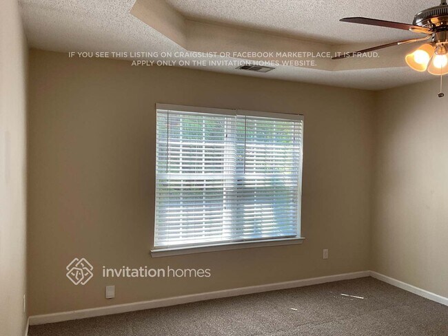 Foto del edificio - 4890 Larkspur Ln