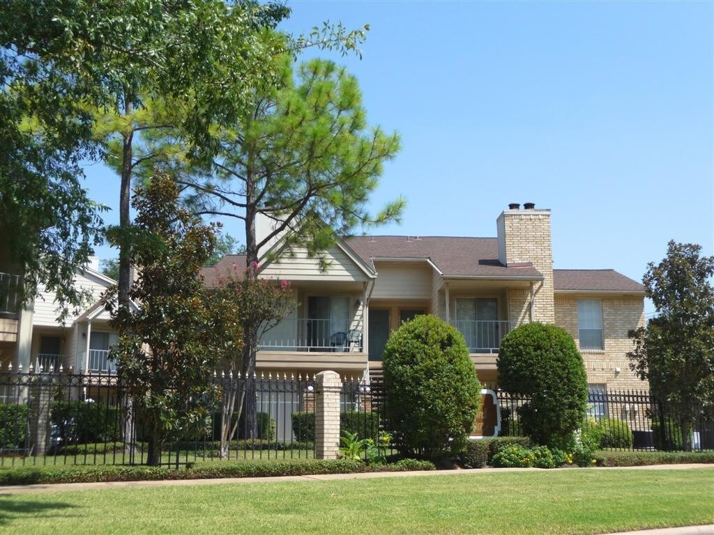 12550 Whittington Dr Unit 304, Houston, TX 77077 Condo for Rent in