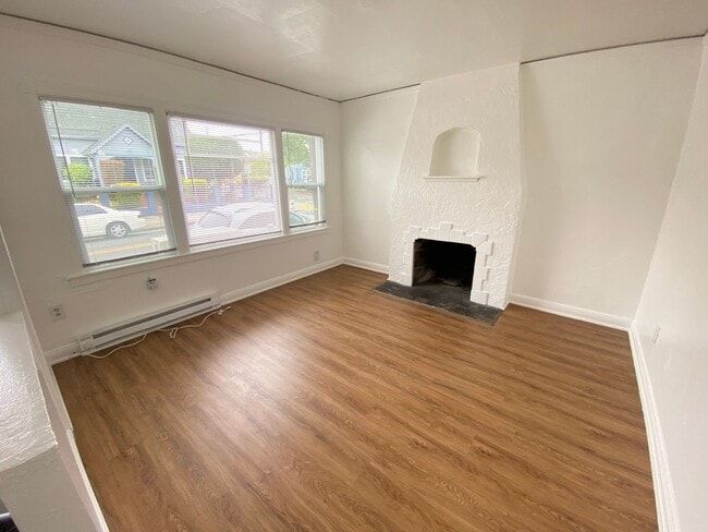 Photo - 82nd &amp; Hillside Apartment