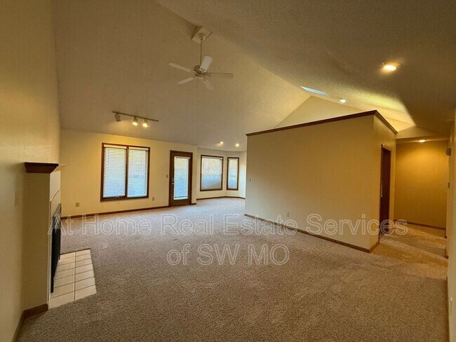 Building Photo - 4060 S Ferguson Ave