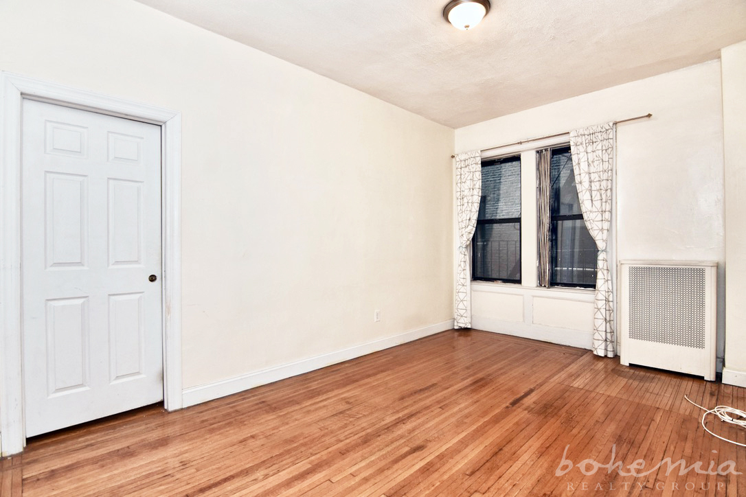 860 Riverside Drive