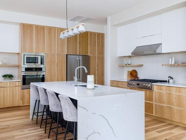 Foto del edificio - 1109 W Oltorf St