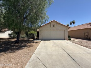 Building Photo - 505 W Sereno Dr