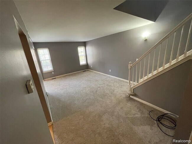 Foto del edificio - 8767 Hardwood Dr