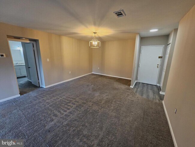 Foto del edificio - 6711 Park Heights Ave