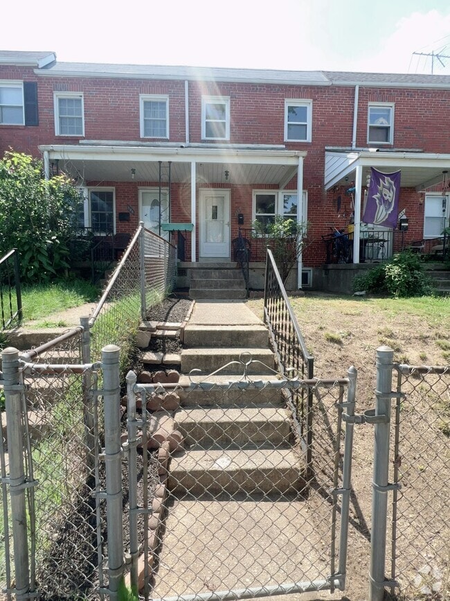 Building Photo - 526 Parksley Ave