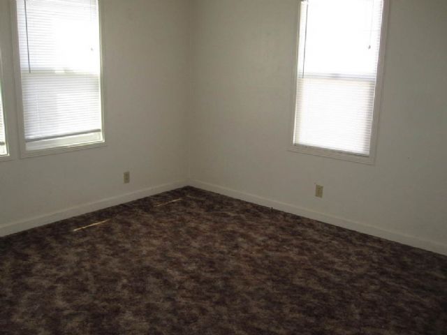Building Photo - 1417 Cahill Ave