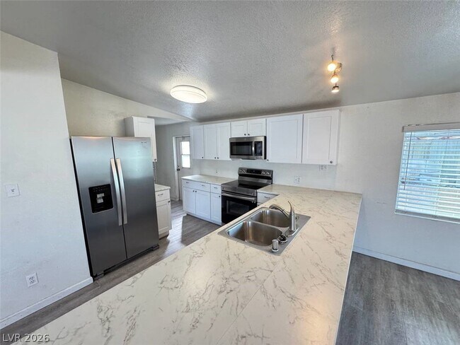 Building Photo - 4905 Fuentes Cir