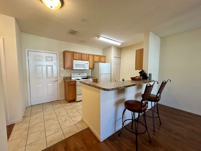 Foto del edificio - 5550 E Michigan St