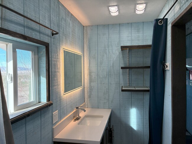 Foto del edificio - 35500 CA-18