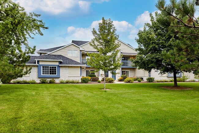 Building Photo - 24160 River Park Dr