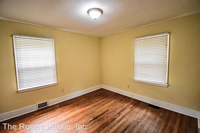 Foto del edificio - 3 br, 1 bath House - 521 Oak St