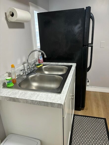 Building Photo - 3830 3rd Ave