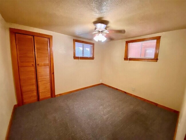 Foto del edificio - Apartments near Grapevine Lake