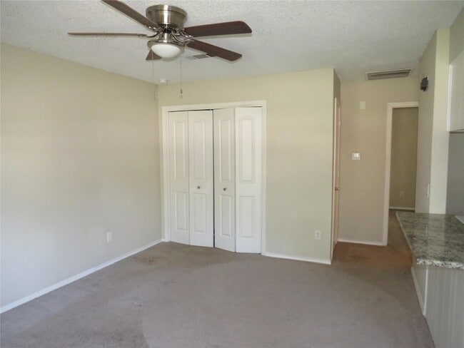 Foto del edificio - 713 Pleasant Manor Ave