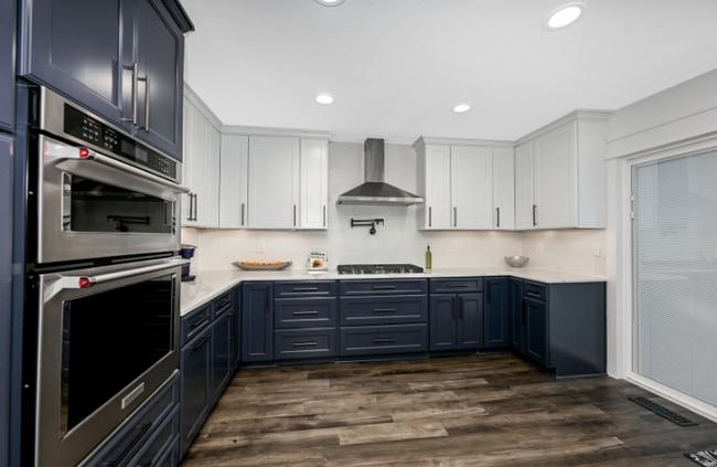 Building Photo - 3695 Englewood Dr