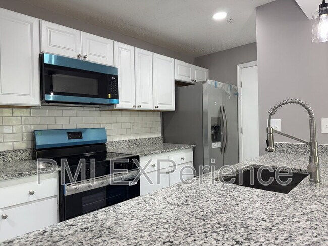 Foto del edificio - 2607 Camelback Ln