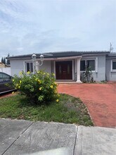 Building Photo - 1120 SW 73rd Ave