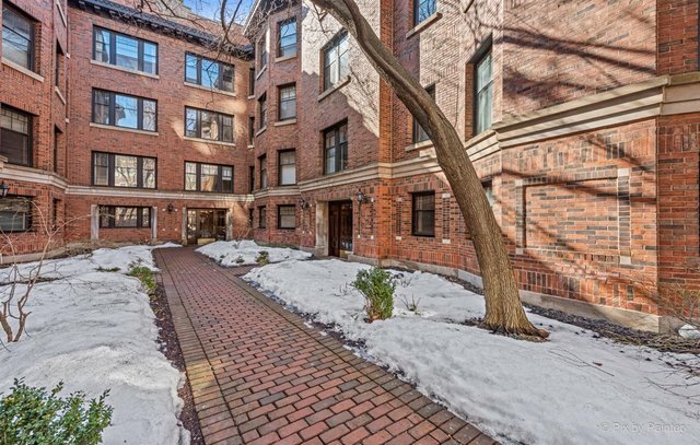 Primary Photo - 325 W Belden Ave