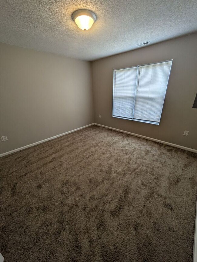 Foto del edificio - 2BD/1BA Unit at The Squires in Newton, NC