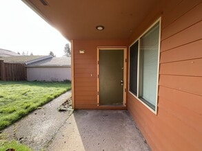 Building Photo - 1408 Village Park Pl