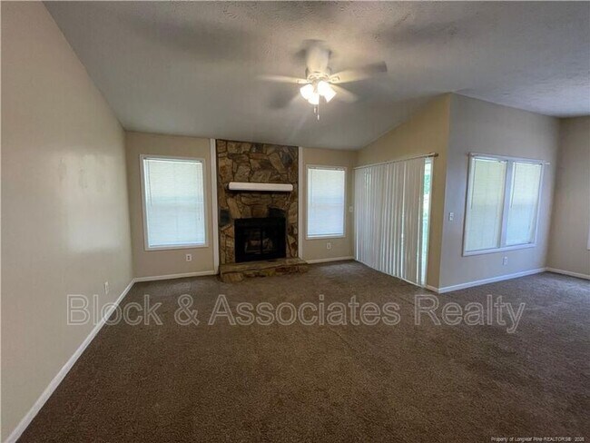 Building Photo - 1000 Wood Creek Dr