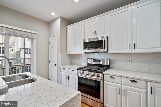 Building Photo - 8837 Ashgrove House Ln