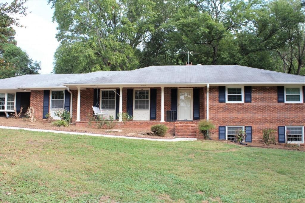 Primary Photo - 1221 Woodbrook Dr