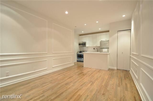 Primary Photo - 3 br, 2 bath Apartment - 222 E 70th St