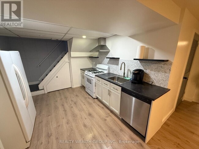 Building Photo - 82 Elvaston Dr