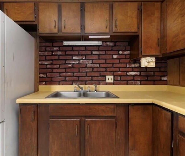 Building Photo - 14 Douglas St