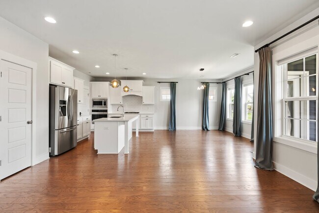 Building Photo - Stunning 4 bedroom Briar Chapel Beauty ava...