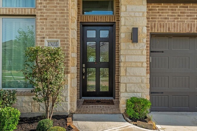 Building Photo - 13055 Soaring Frst Dr