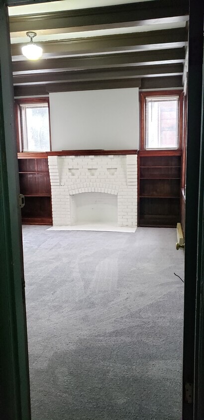 Primary Photo - 619 W 4th St
