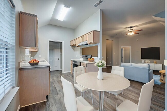 Foto del edificio - 3205 Carverly Ave