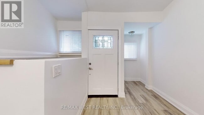 Building Photo - 109 Connolly St