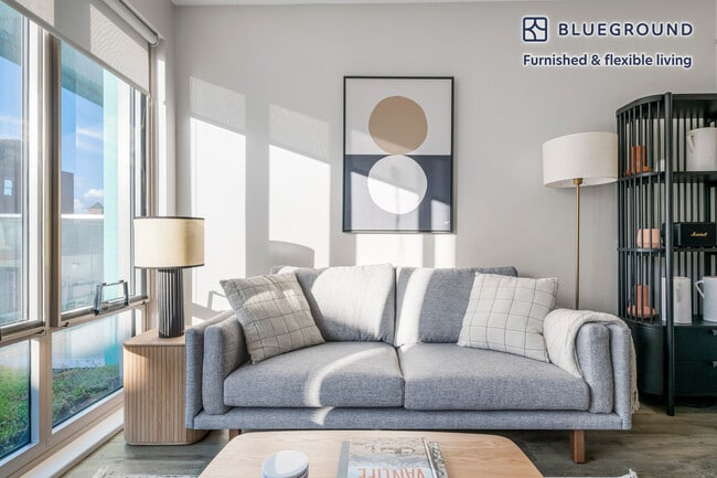 Building Photo - 10 Essex St