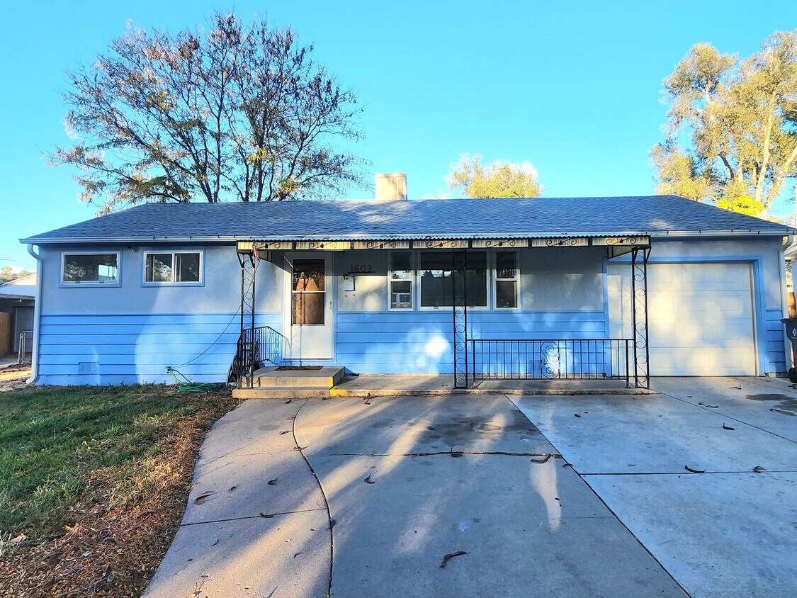 Primary Photo - 1603 Iroquois Rd